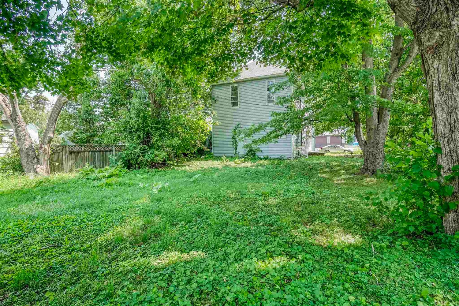 131 N 8th St, Decatur, IN 46733